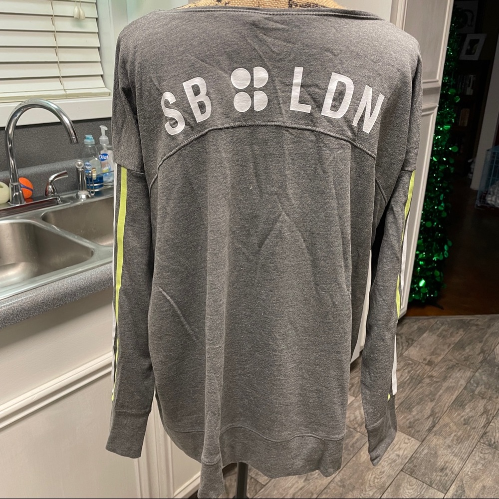 NWT Sweaty Betty Simhasana Slogan Sweatshirt-Large